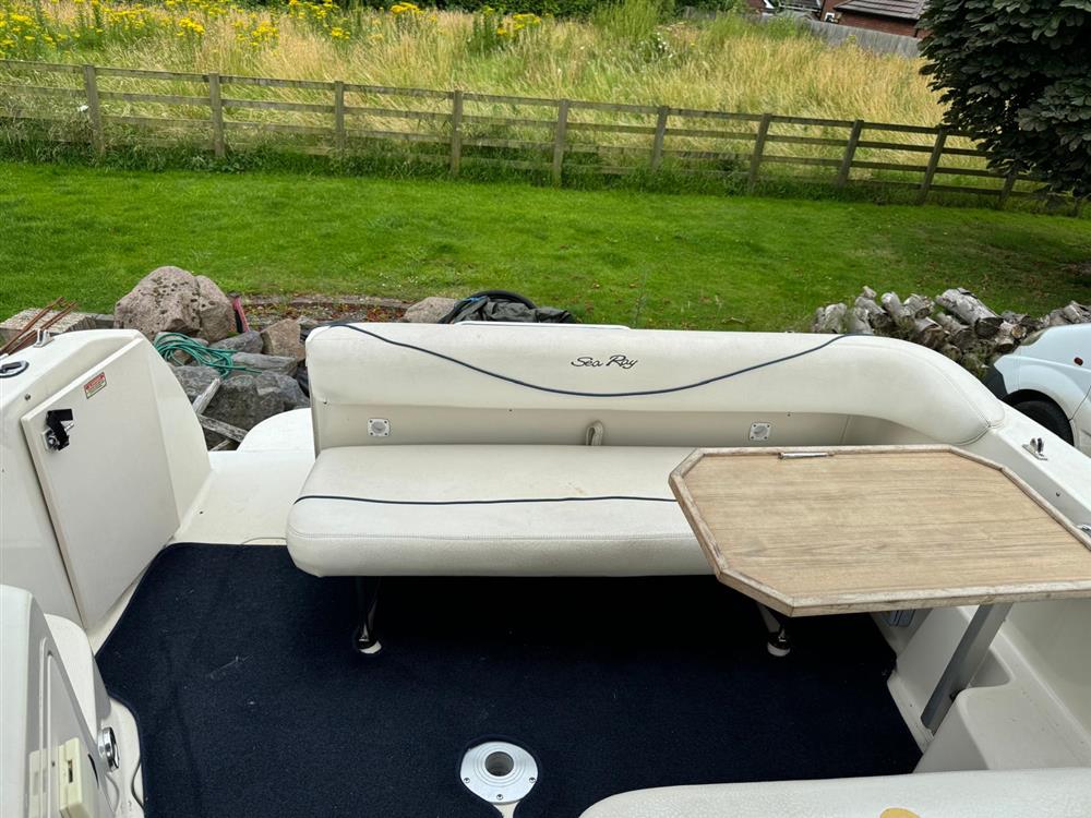 Sea Ray Sundancer 240