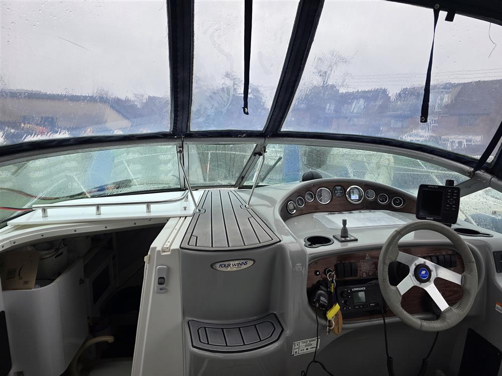 Four Winns Vista 248