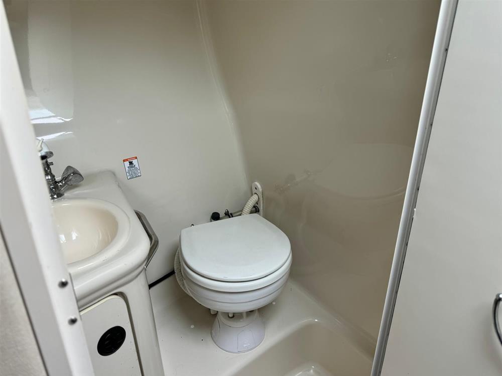 Sea Ray Sundancer 240